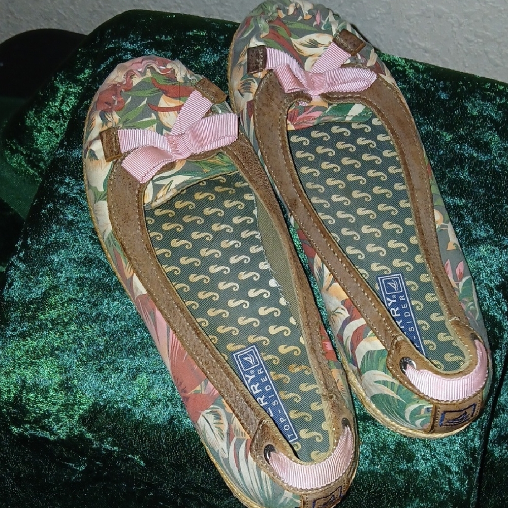 Sperry Women's Floral Print Flats with Pink Bow